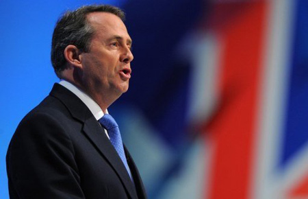 Bộ trưởng Quốc phòng Anh gặp rắc rối