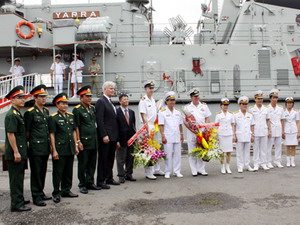 T&agrave;u Hải qu&acirc;n Ho&agrave;ng gia Australia cập cảng TP HCM