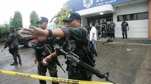 Philippines: 4 tay súng bắt cóc nhân viên ngân hàng