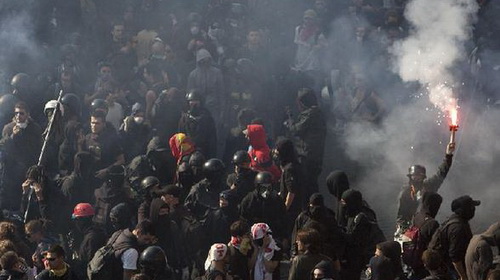 Ý: biểu tình biến thành bạo động