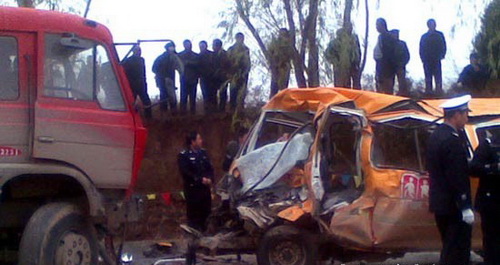 Trung Quốc: 17 HS mẫu giáo thiệt mạng vì tông xe