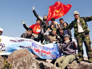 80 vận động viên dự Giải leo núi Fansipan 2011 