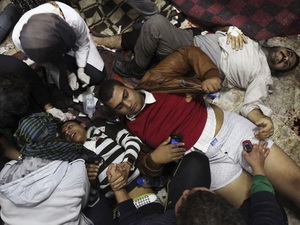 Đụng độ lớn ở Cairo, hơn 200 người thương vong