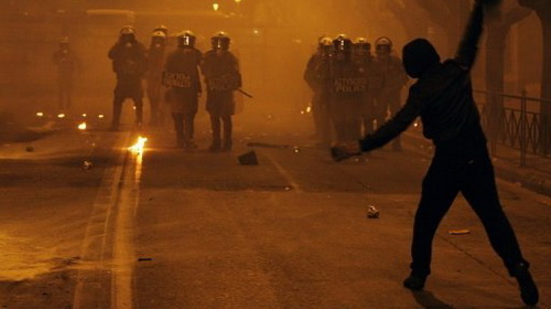 Hi Lạp thông qua gói ngân sách khắc khổ 