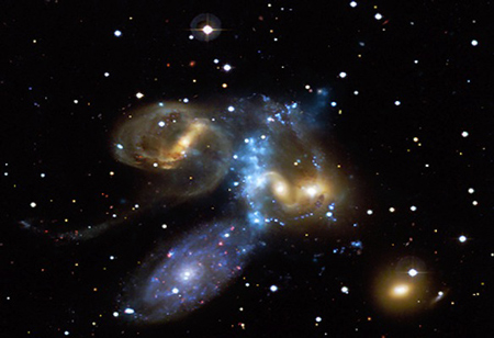 Những khám phá vũ trụ nổi bật năm 2011
