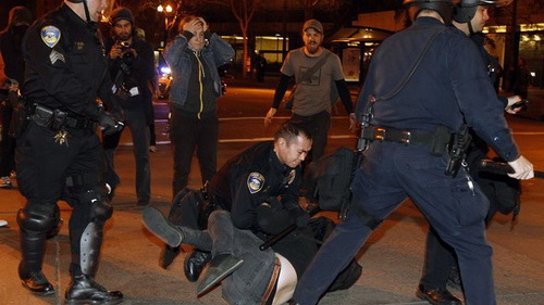 Mỹ: bắt giữ 400 người biểu tình chiếm Oakland