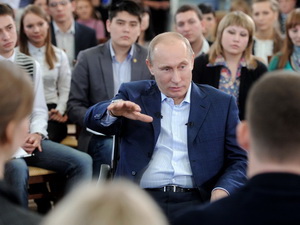 Hàng chục nghìn người tuần hành ủng hộ ông Putin