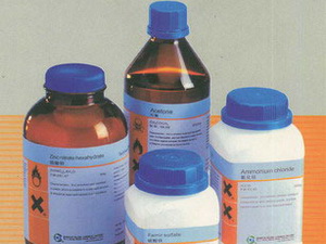 Hóa ch&acirc;́t lưu th&ocirc;ng ở Việt Nam phải ghi nhãn ti&ecirc;́ng Vi&ecirc;̣t 