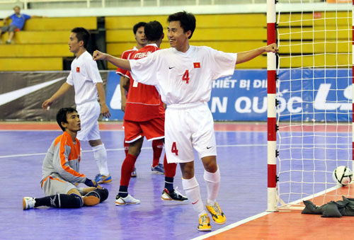 Futsal VN đứng đầu bảng B