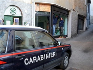 Nổ bom trước trụ sở của một chính đảng tại Italy