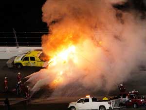 Tai nạn kinh hoàng trên đường đua Daytona 500