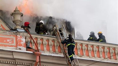 Cháy cung điện nổi tiếng ở Nga