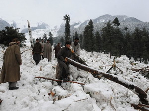 Lở tuyết kinh hoàng chôn vùi 100 binh sĩ Pakistan 