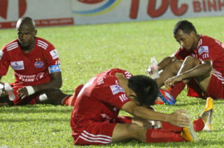Vòng cuối lượt đi V-League Eximbank 2012: Đà Nẵng lên đầu bảng