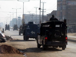 Tấn công nhà tù ở Pakistan, 400 tù nhân vượt ngục