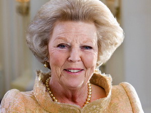 Nữ hoàng Hà Lan Beatrix yêu cầu giải tán Quốc hội 