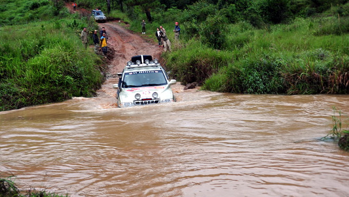 Một số nguyên tắc lưu ý cho xe dân sự lội nước