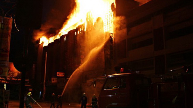 Philippines: cháy trung tâm thương mại, 18 người chết