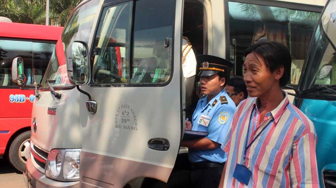 L&ugrave;i thời hạn xử phạt xe kh&ocirc;ng &ldquo;ch&iacute;nh chủ&rdquo;