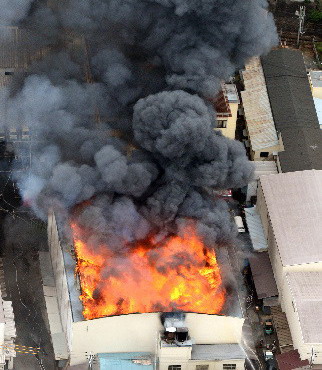 Phim trường cổ trang tại Nhật Bản thành biển lửa