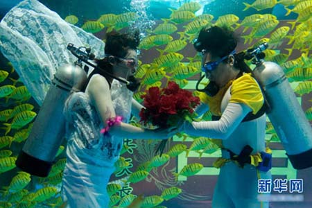 Độc đáo đám cưới dưới nước 