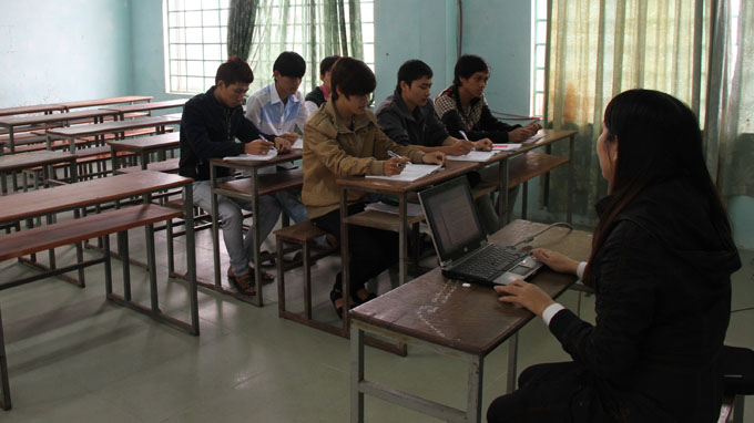 “Nhiều trường cao đẳng như bệnh nhân rất gần nhà xác”