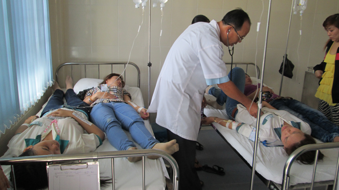 Hơn 40 công nhân ngộ độc do... ăn trưa trễ