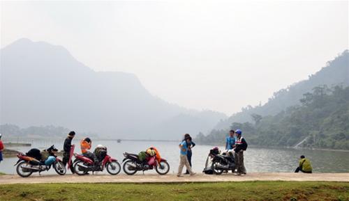 Hồ Noong - chốn "bồng lai" giữa cao nguyên đá