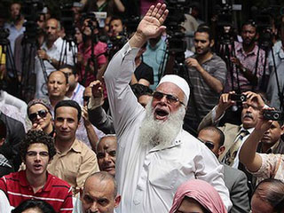 Trụ sở ứng viên tổng thống Ai Cập bị phóng hỏa