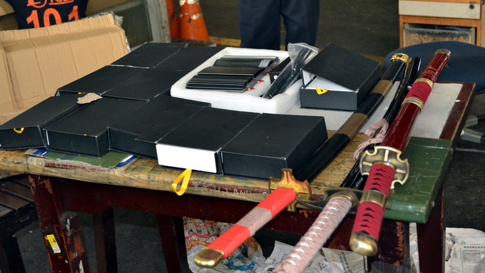 Ph&aacute;t hiện kiếm, thiết bị ph&aacute; s&oacute;ng gửi từ Trung Quốc