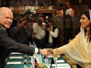 Anh-Pakistan hội đàm vấn đề hòa bình và an ninh
