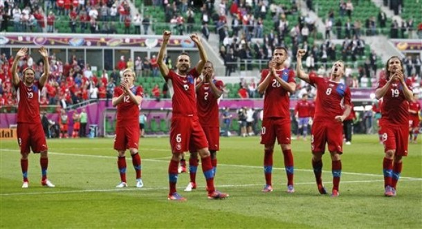 Hy Lạp 1-2 CH Czech: Người CH Czech sống lại những giấc mơ 
