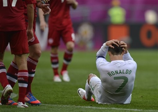 Đan Mạch 2-3 Bồ Đào Nha: Thảm họa Ronaldo khiến Bồ suýt rơi chiến thắng 