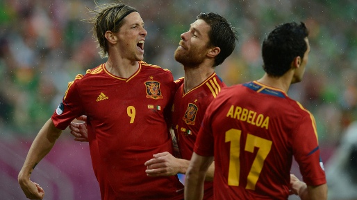 Tây Ban Nha 4-0 CH Ireland: Show diễn của những nhà vô địch 