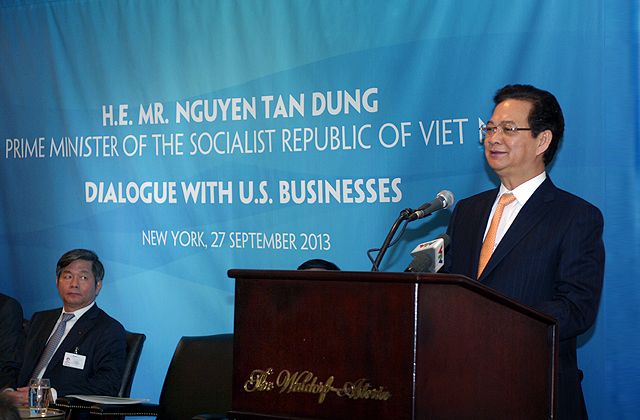 Từ Paris đến New York: Bay cao Việt Nam