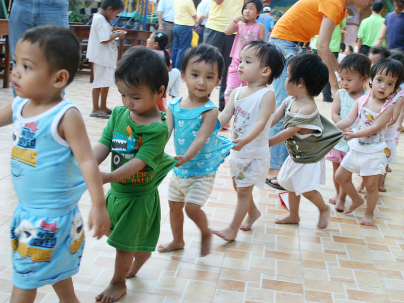 Mức xử phạt vi phạm h&agrave;nh ch&iacute;nh đối với cơ sở chăm s&oacute;c, nu&ocirc;i dưỡng trẻ em