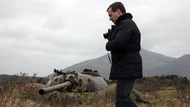 Thủ tướng Nga chuẩn bị thăm đảo tranh chấp với Nhật