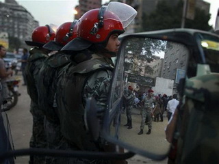 Tòa Ai Cập bãi bỏ quyền bắt thường dân của quân đội 