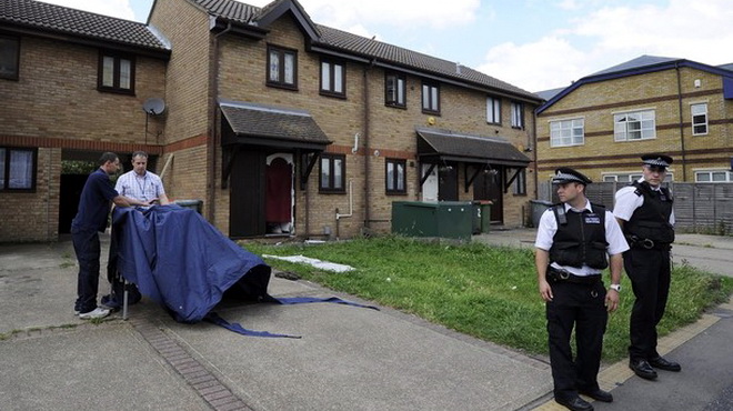 Bắt 6 nghi can khủng bố ở London