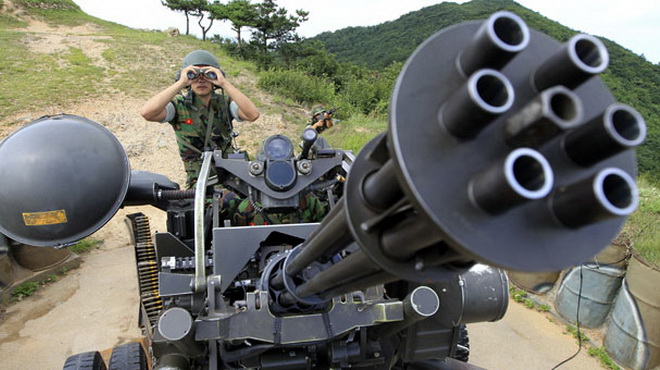 Trực thăng chiến đấu Triều Tiên áp sát Hàn Quốc