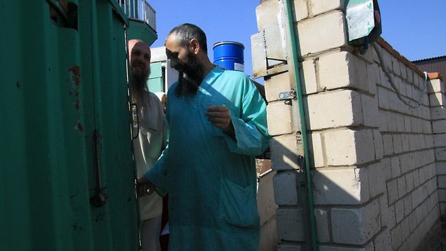 Nga giải cứu hàng chục trẻ nhốt dưới lòng đất 