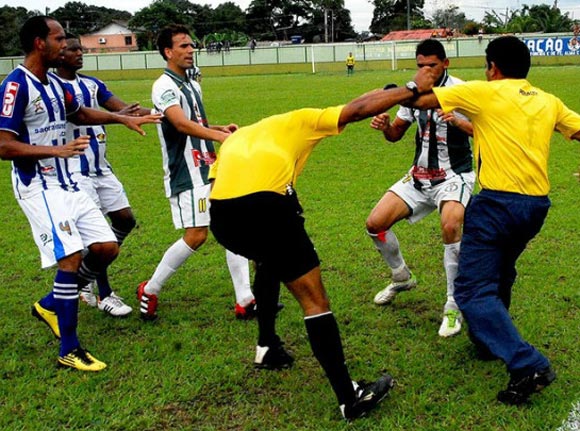 Xử l&yacute; h&agrave;nh vi bạo lực trong thể dục, thể thao