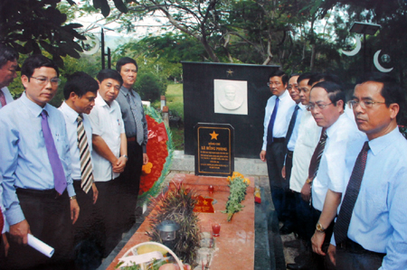 Kỷ niệm 110 năm ng&agrave;y sinh Tổng B&iacute; thư L&ecirc; Hồng Phong (6-9-1902 - 6-9-2012) 