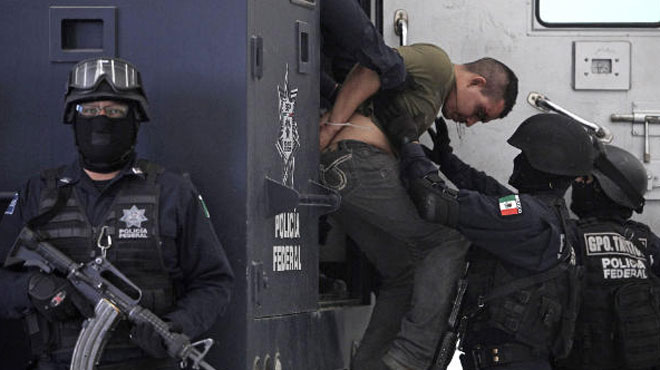 Mexico: phát hiện 16 thi thể trong xe tải