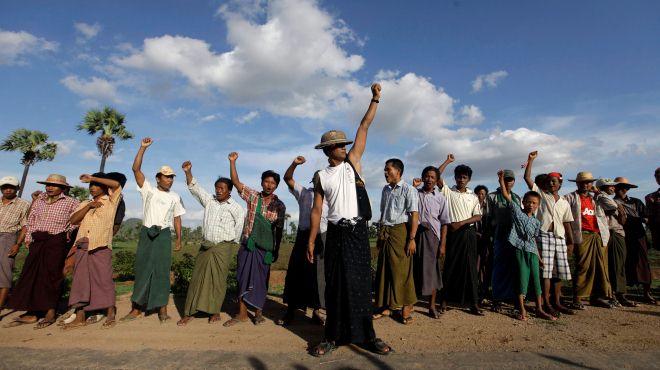 Dân Myanmar biểu tình phản đối dự án mỏ đồng TQ
