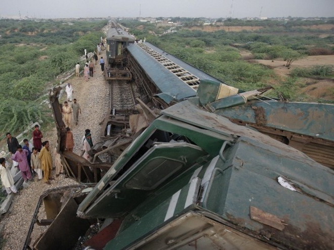 Pakistan: tàu hỏa đâm nhau, 2 người chết, 100 bị thương
