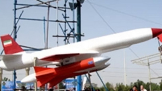 Iran có máy bay không người lái mang tên lửa