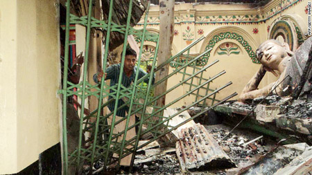 Bạo động lan rộng tại Bangladesh