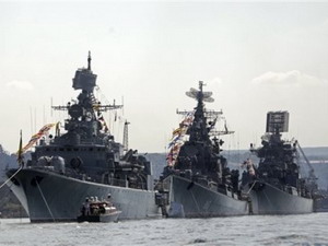 Nga - Ukraine chủ trương tăng cường hợp tác quân sự