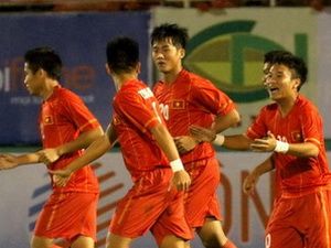 U21 Việt Nam "chơi tennis" trước U21 Singapore